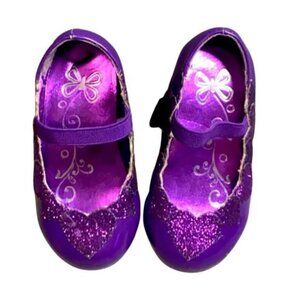 2 pairs of Infant shoes